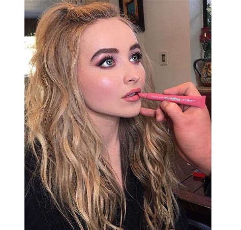 sabrina carpenter prada lipstick